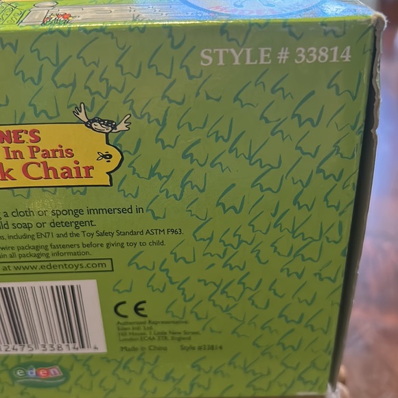 Madeline’s Old House In Paris WINGBACK CHAIR New in Box by Eden 2000 Style 33814 - Picture 10 of 11